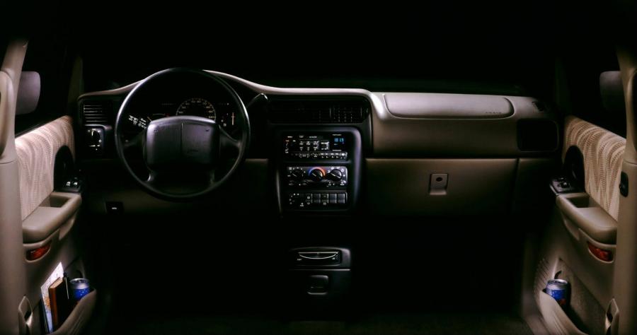  Chevrolet Venture 1997 года  (фото 22 из 42)